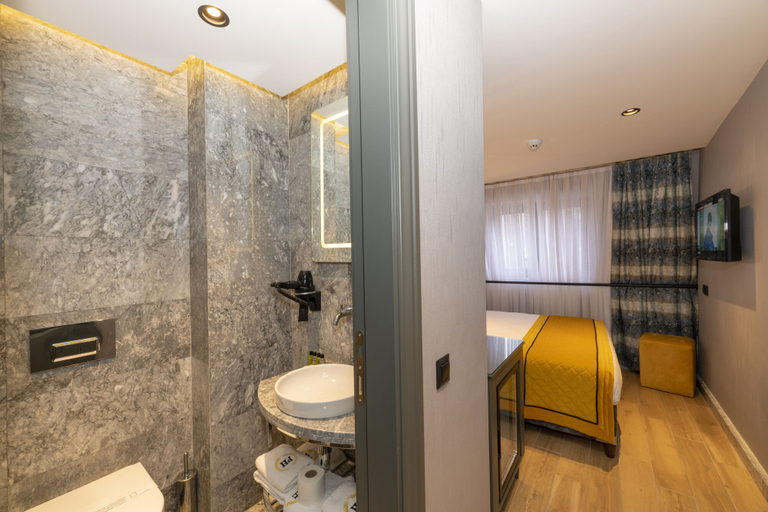 Bathroom 5, Peri Hotel Taksim, Beyoğlu