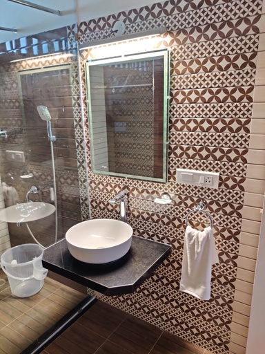 Bathroom 4, Ibex Resorts, Kotagiri, The Nilgiris