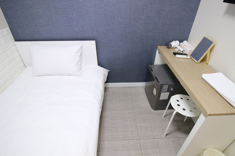 Bedroom 4, Hotel Ivory, Jung