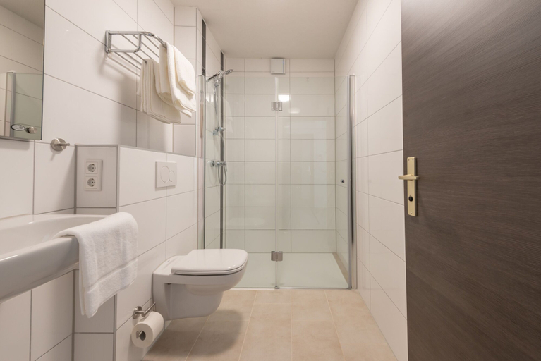 Bathroom 5, Hotel in Laisen, Reutlingen
