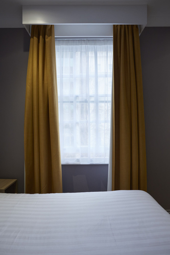 Bedroom 3, Comfort Inn Victoria, London