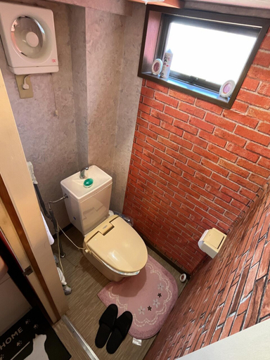 Bathroom 4, Airport Osaka, Kaizuka
