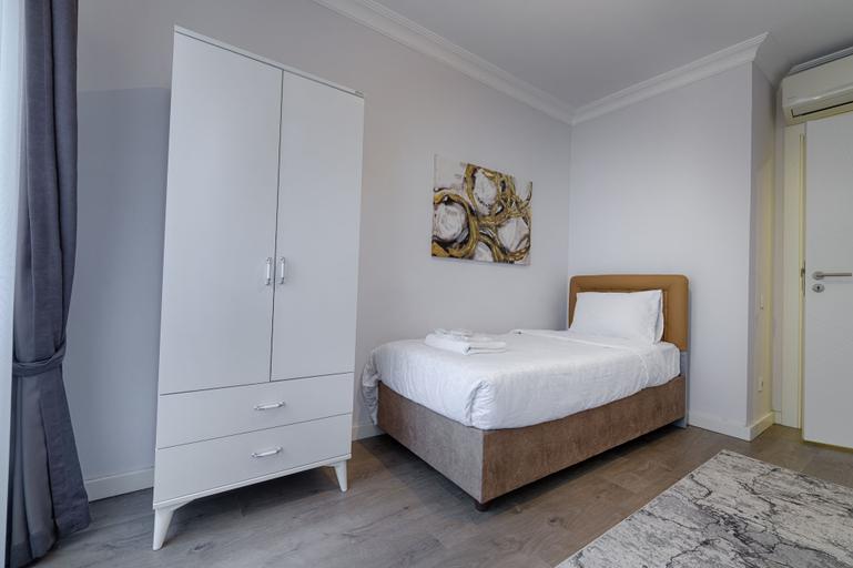 Room 4, Gorgeous Central 2BR Condo w City Views, Şişli