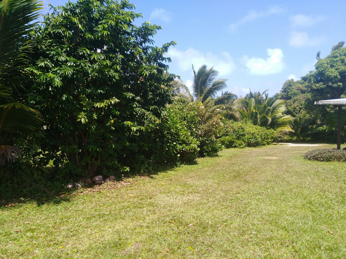 Others 3, ROEN Accom, Aitutaki