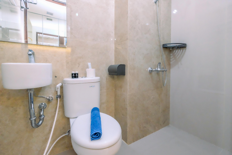 Bedroom 2, Modern Living and Nice Studio at Transpark Cibubur Apartment By Travelio, Depok
