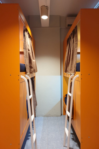 Bedroom 5, CSW Hostel, Singapore