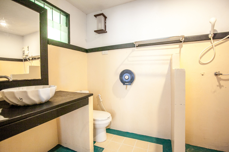 Bathroom 5, Phitharom PP Resort, Mueang Krabi