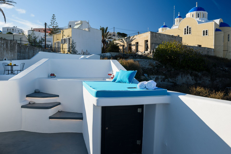 Others 5, The Luna Cavern 3 with Hot Tub Ocean, South Aegean