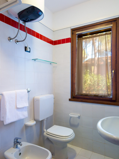 Bathroom 4, Camping Lacona Pineta, Livorno