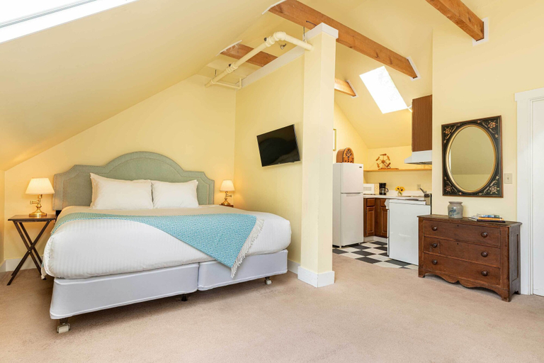 Bedroom 3, Old Stagecoach Inn, Washington