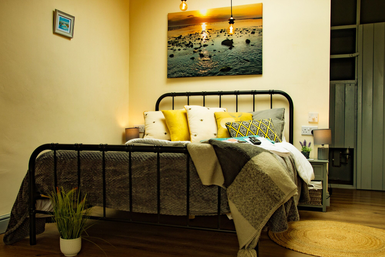 Bedroom 2, Norfolk Accommodation - mYminiBreak, Cambridgeshire