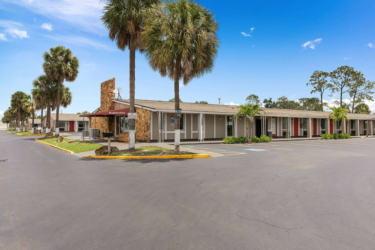 Exterior & Views 2, Super 8 by Wyndham Kissimmee/Orlando, Osceola