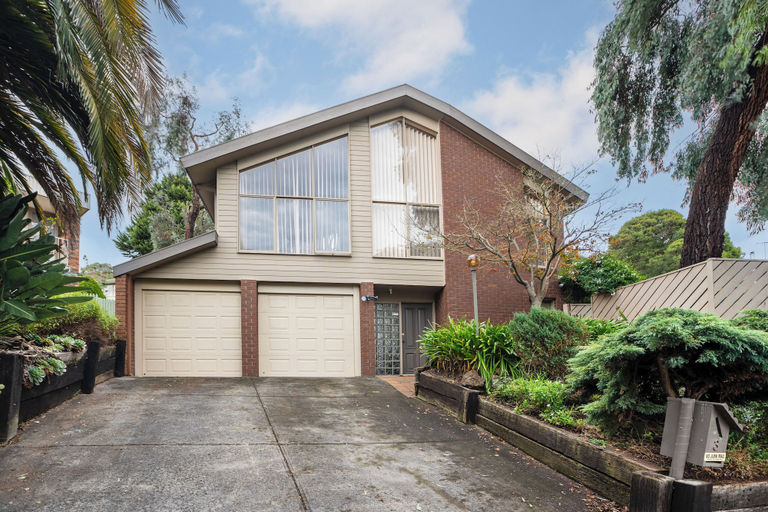 Exterior & Views 2, Stylish Retreat at Wheelers Hill 5BRM, Monash - Waverley East