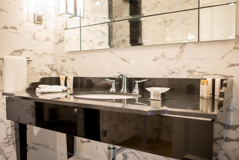 Bathroom 4, Boutique Hotel La Roche