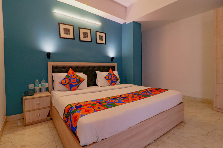 Bedroom 2, FabHotel Royal Inn, Delhi