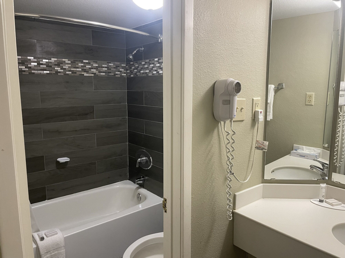 Bathroom 12