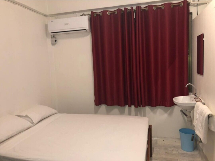 Bedroom 3, Hotel Midnight, Rainville