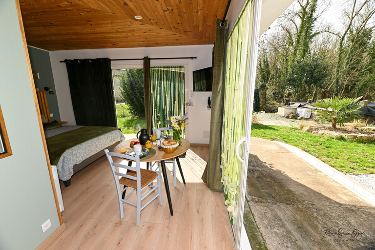 Others 5, Casa Upupa, Vendée