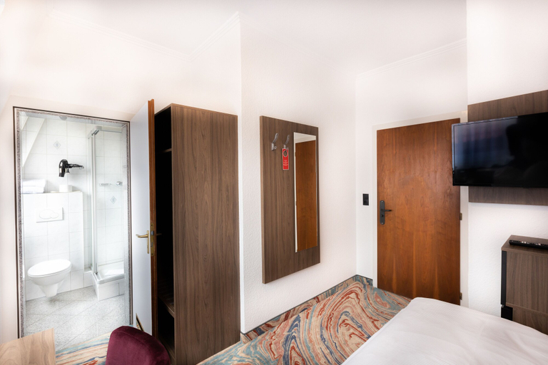 Bedroom 5, Firzlaffs Hotel Neumünster, Neumünster