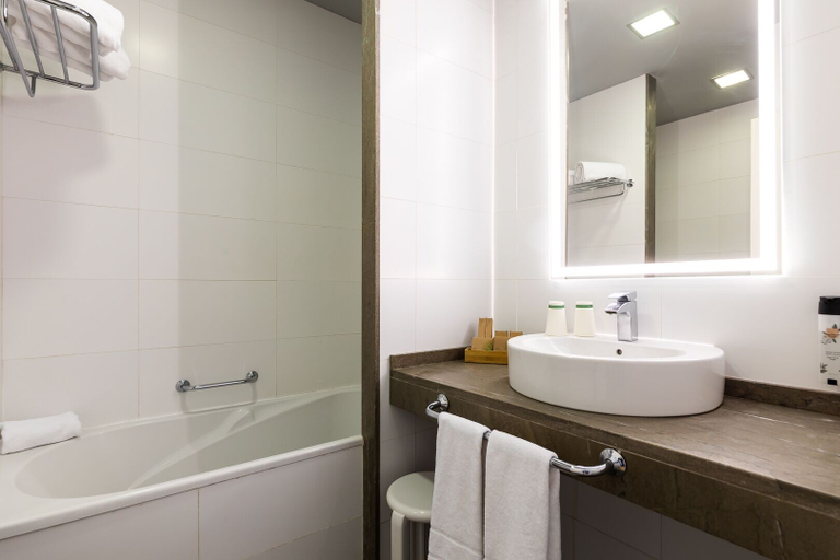 Bathroom 5, Hotel Barú, Valencia