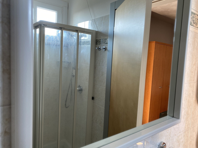 Bathroom 4, Hotel Villa Rosa, Brescia