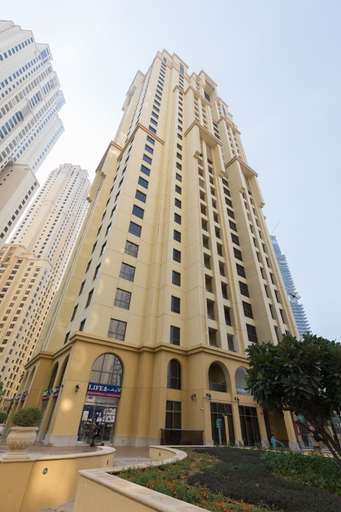 Exterior & Views, Spacious 1BR 5 minutes to beach, Dubai