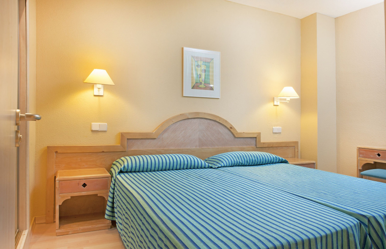 Bedroom 3, Iberostar Waves Ciudad Blanca, Baleares
