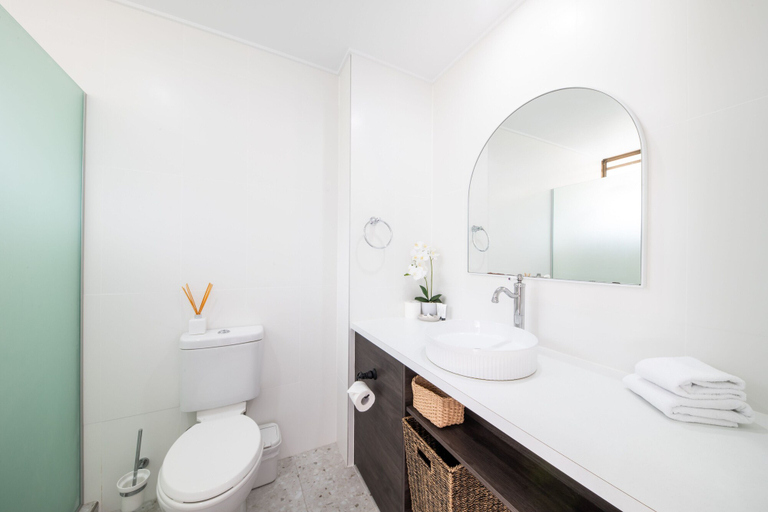 Bathroom 5, Whitsunday Terraces Hotel Airlie Beach, Whitsunday
