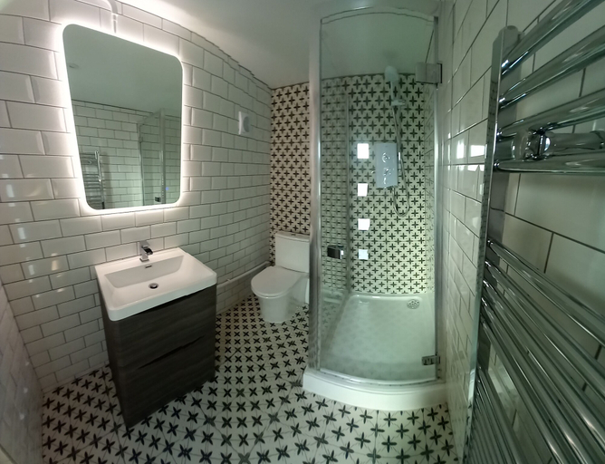 Bathroom 3, Sandy Toes Accommodation, Cornwall