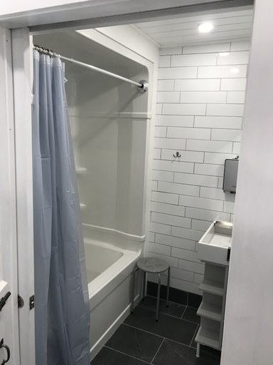 Bathroom 3, Wild Pines Cabins, Queens