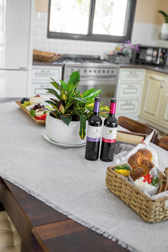 Food & Drinks 5, Artistic Vac Villa w pool by Sea N' Rent