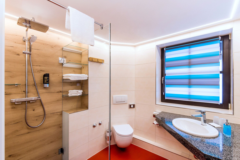 Bathroom 4, Hubertusbaude, Görlitz