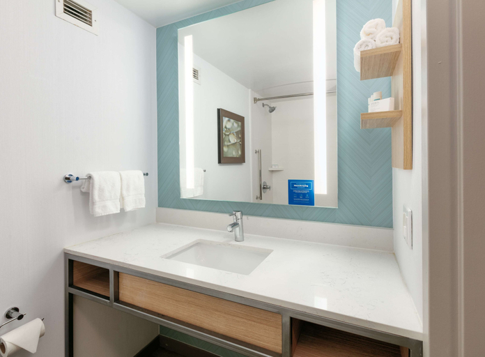 Bathroom 5, Hilton Garden Inn Irvine East/Lake Forest, Orange