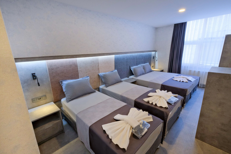 Bedroom 4, The Queen Hotel, Fatih