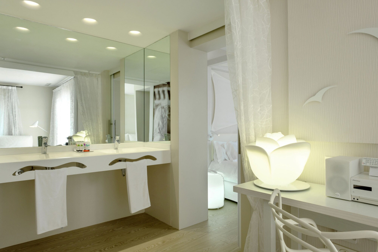 Bathroom 5, Blanco Hotel Formentera, Baleares