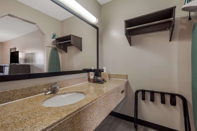 Bathroom 4, Quality Inn Charleston - West Ashley, Charleston