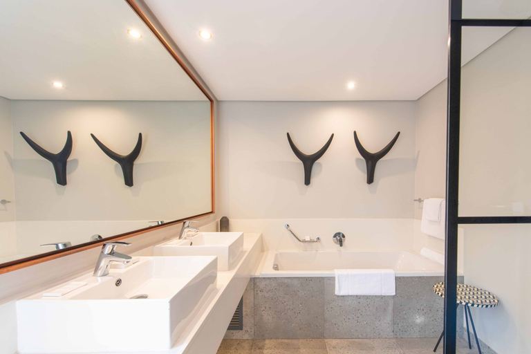 Bathroom 5, Kruger Gate Hotel, Ehlanzeni
