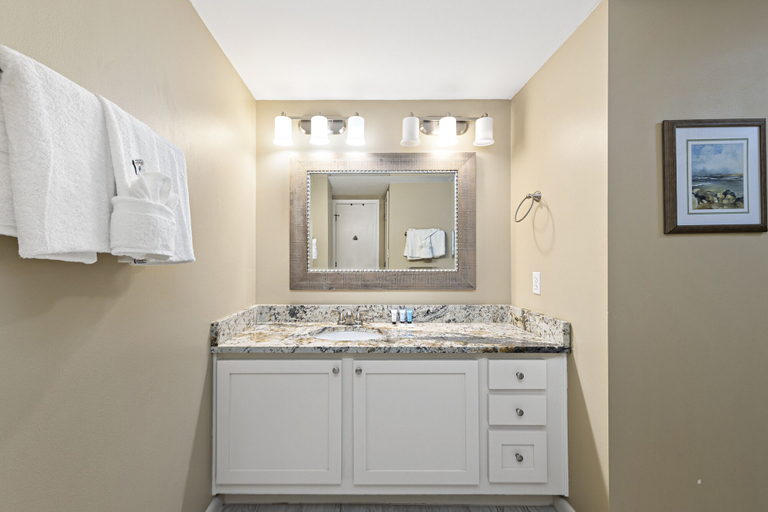 Bathroom 4, Shoalwater 804, Baldwin