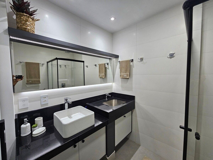 Bathroom 5, Vertigo Studios, Campo Grande