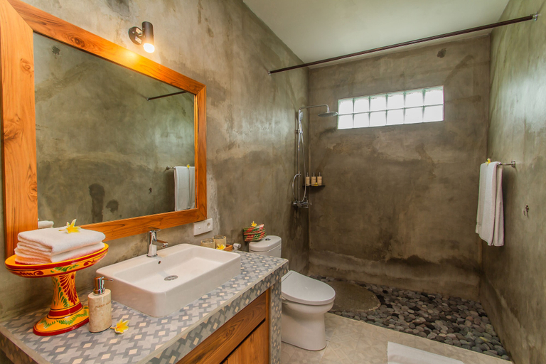 Bathroom 5, D'Junas Villas by GenuineHost, Gianyar
