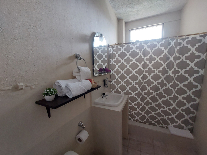 Bathroom 4, Hotel Islas Galapagos, San Cristóbal