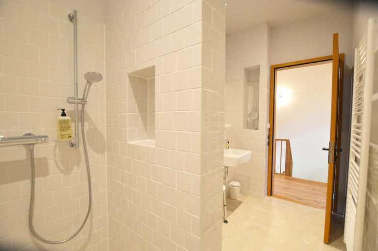 Bathroom, Kultur Gut Hasselburg, Ostholstein