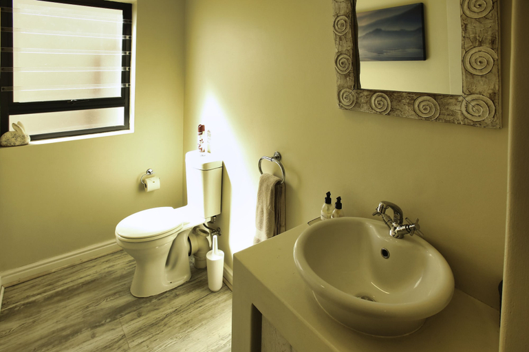 Bathroom 4, Ellefsen Golf Villa 177, Langebaan 6-sleeper, West Coast