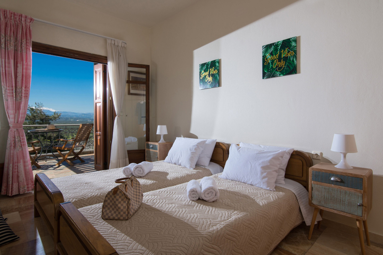 Bedroom 2, Oniropetra Luxury Suites, Crete