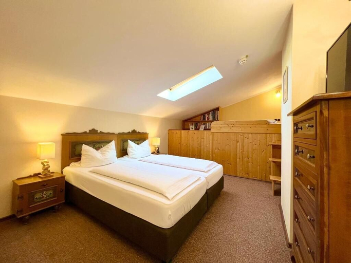 Bedroom 4, Hotel Bärenstüberl, Berchtesgadener Land