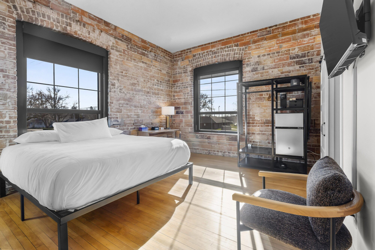 The Literary Hotel, Johnson