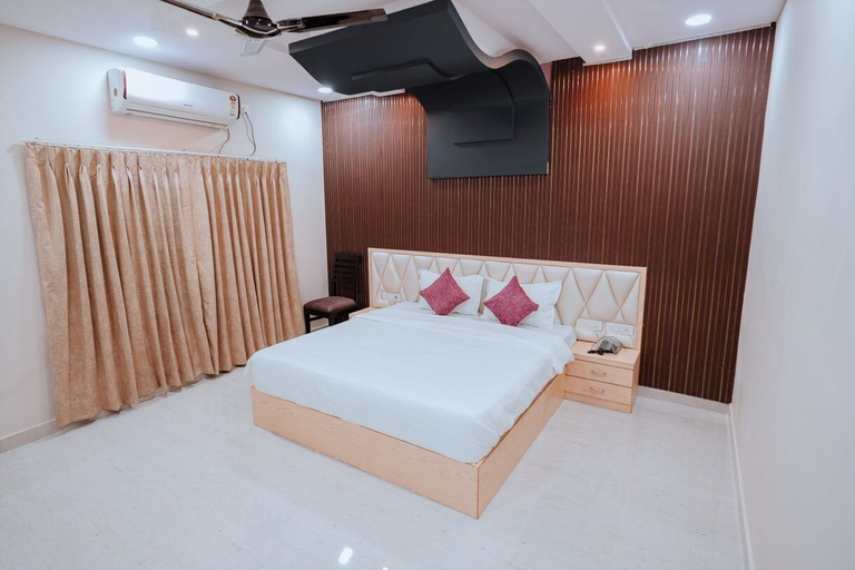 Bedroom 2, Bajaj's Karwan Inn, Bastar