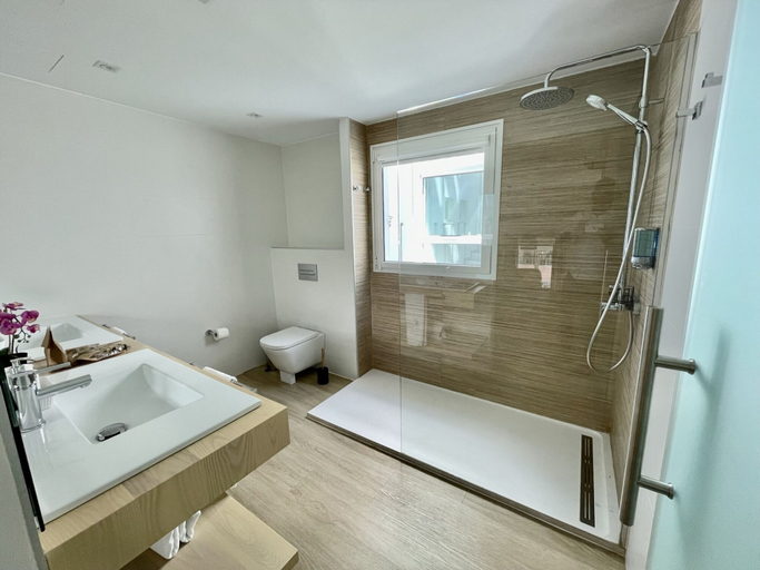 Bathroom 5, Hotel emblemático Hi Suites, Santa Cruz de Tenerife