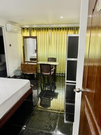 Bedroom 2, Venus Hotel, Colombo