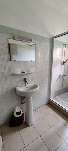 Bathroom 3, Hotel LE PELICAN, Golfe (incl Lomé)